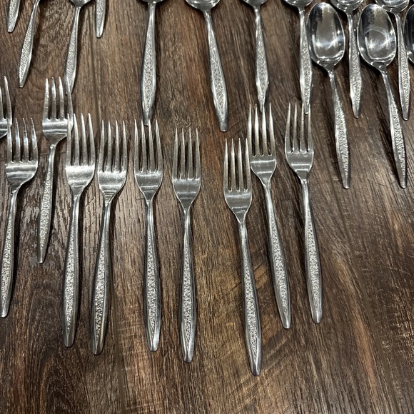 Superior Stainless PETAL LANE Flatware Set 48 Piece Set As Pictured - Picture 3 of 9